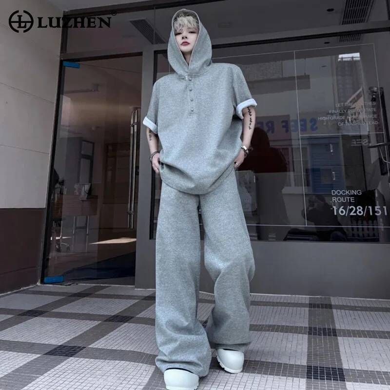 Street Fashion Hoodie - LUZHEN ชุดเซ็ตสองชิ้น เสื้อฮู้ดแขนสั้นรุ่นออริจินัล 2026 สำหรับฤดูร้อน กางเกงลำลองทรงตรงหลวมสไตล์แฟชั่นสตรีทสำหรับผู้ชาย