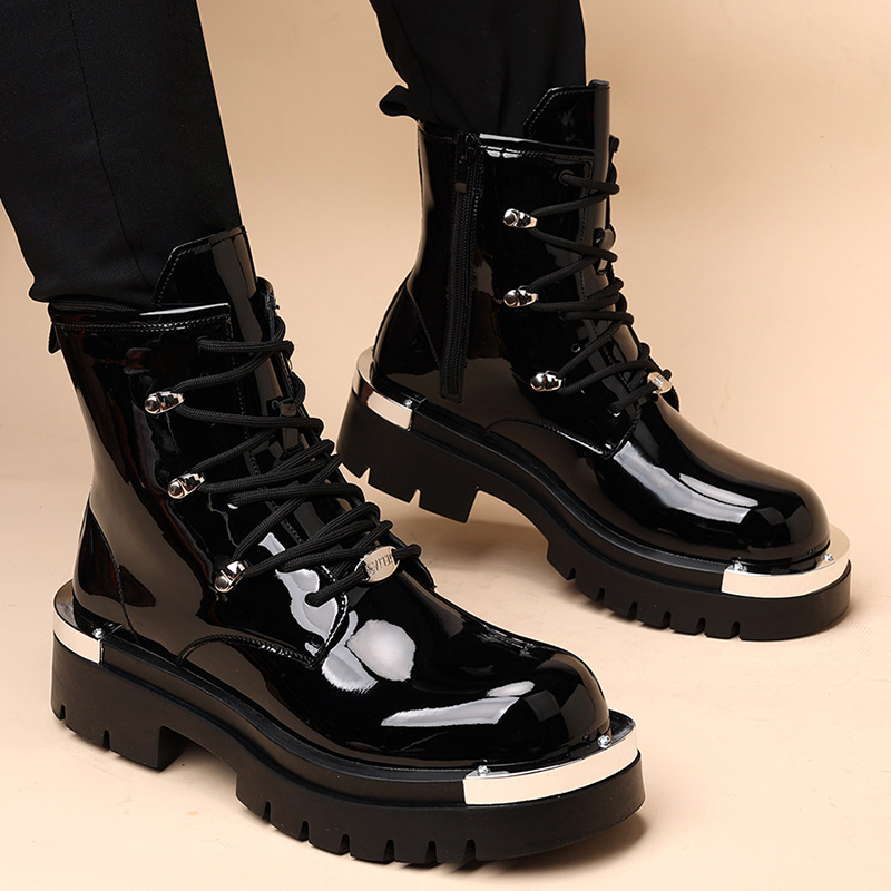 Street Fashion Style Male - รองเท้าบูทมอเตอร์ไซค์ทรงสูงสไตล์พังก์สำหรับผู้ชาย รองเท้าหนังแก้ว รองเท้าบูทคาวบอยแบบมีพื้น รองเท้าบูทข้อเท้าสีดำ ดีไซน์เนอร์ รองเท้าบูทผู้ชายสุดเท่
